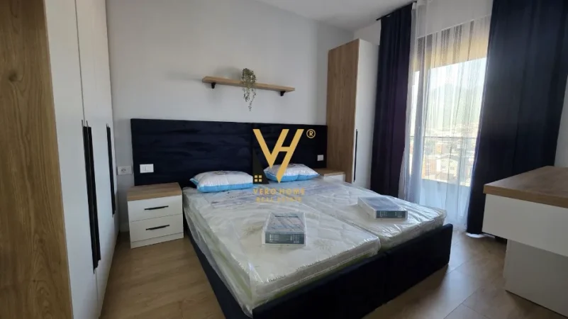Tirane, jepet me qera apartament 1+1+Ballkon Kati 8, 60 m² 550 € (5 MAJI)