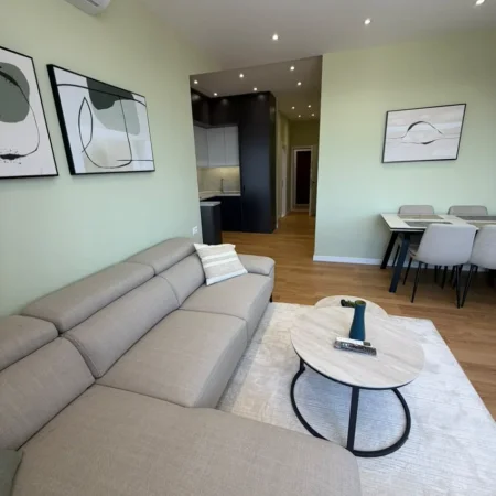 Tirane, shitet apartament 2+1+Ballkon , 70 m² 235.000 € (Myslym Shyri)