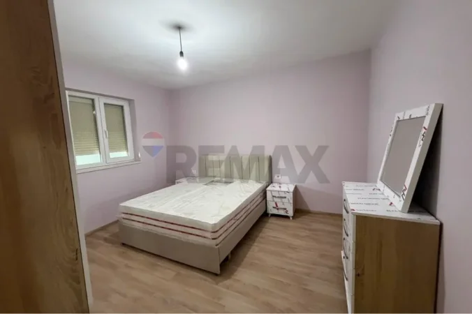 Tirane, jepet me qera apartament 3+1+Ballkon Kati 2, 120 m² 550 € (RRUGA E ELBASANIT)