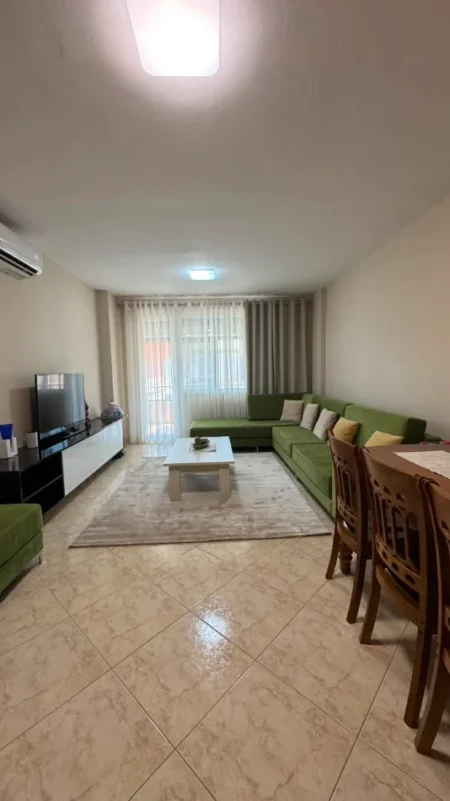 Tirane, jepet me qera apartament 2+1+Ballkon Kati 9, 95 m² 850 € (21 Dhjetori/Supermarket Joena)
