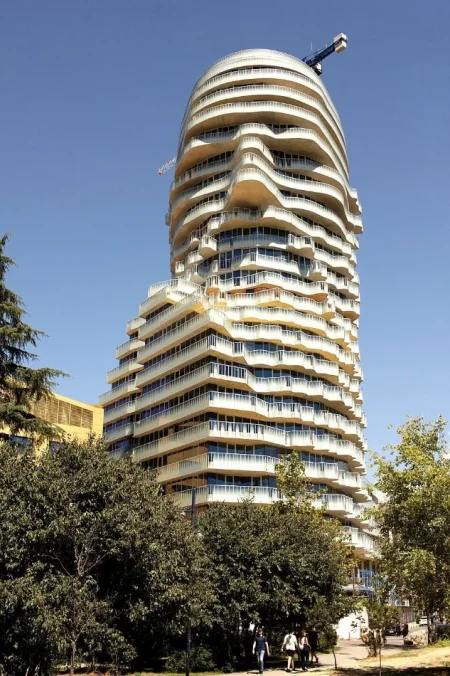 Tirane, shitet 2+1 , 126 m² 