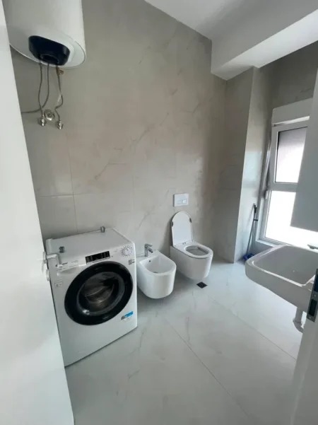Tirane, jepet me qera apartament 1+1 Kati 8, 60 m² 400 € (Kompleksi Mangalem 21 | Kadiu , Ali Dem)