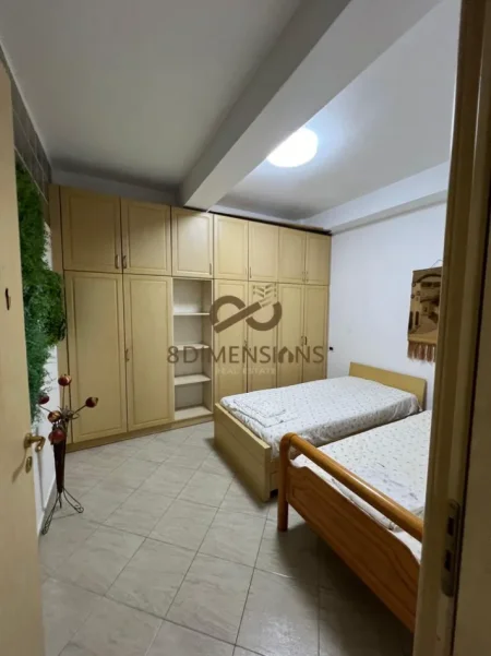 Tirane, jepet me qera apartament 2+1+Ballkon Kati 3, 70 m² 750 € (bllok)