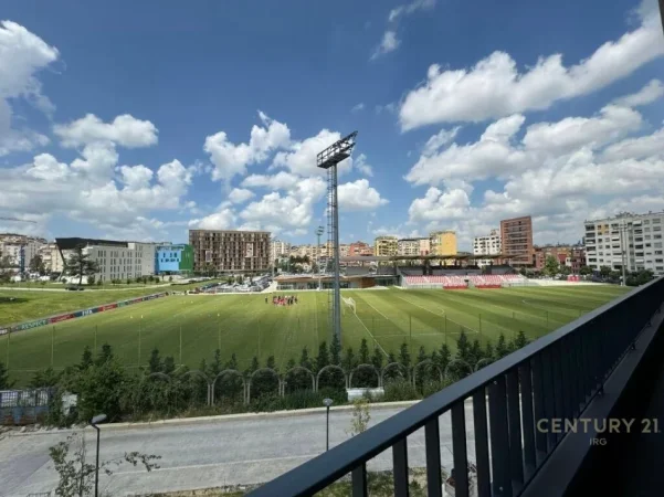 Tirane, jepet me qera ambjent biznesi Kati 2, 130 m² 1.500 € (Lake View, Rruga e Kosovareve)