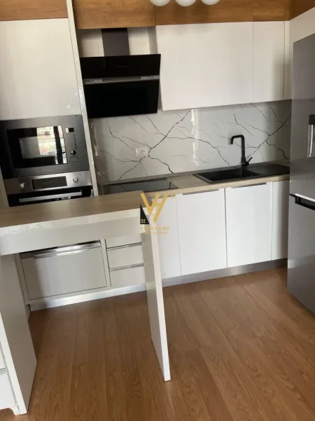 Tirane, jepet me qera apartament 2+1+Ballkon Kati 7, 90 m² 700 € (DON BOSKO)