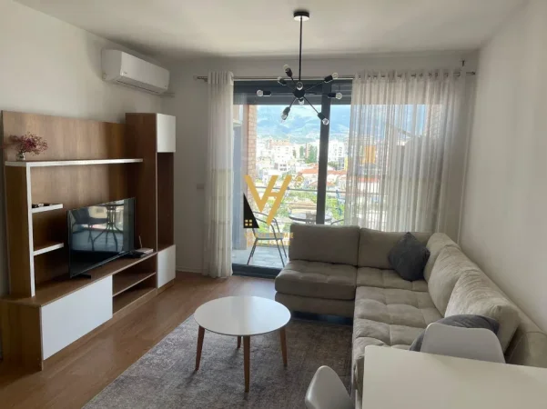 Tirane, jepet me qera apartament 2+1+Ballkon Kati 7, 90 m² 700 € (DON BOSKO)