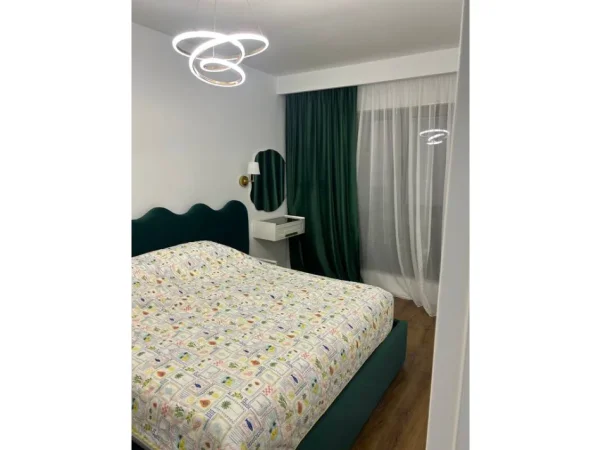 Tirane, jepet me qera apartament 1+1 Kati 5, 70 m² 550 € (BULEVARDI I RI , JORDAN MISJA)