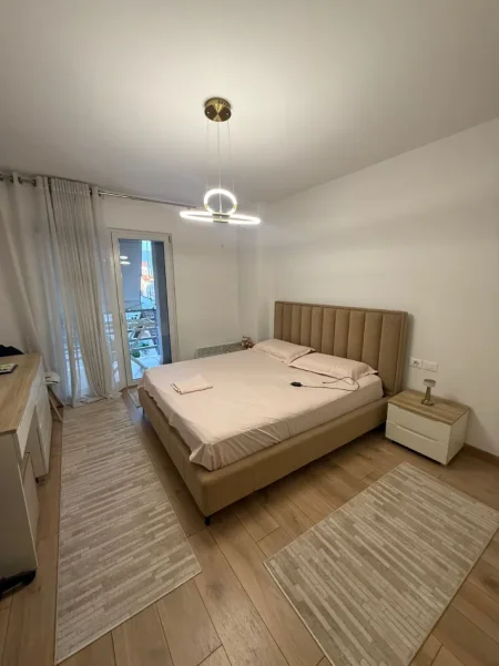 Tirane, jepet me qera apartament 1+1 Kati 3, 72 m² 600 € (Prane Globit)