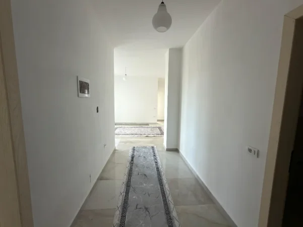 Tirane, shitet apartament 2+1+Ballkon Kati 2, 115 m² 