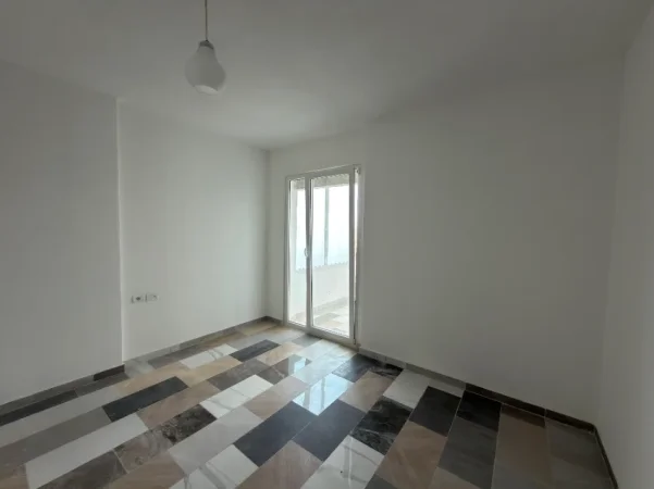 Tirane, shitet apartament 2+1+Ballkon Kati 2, 115 m² 