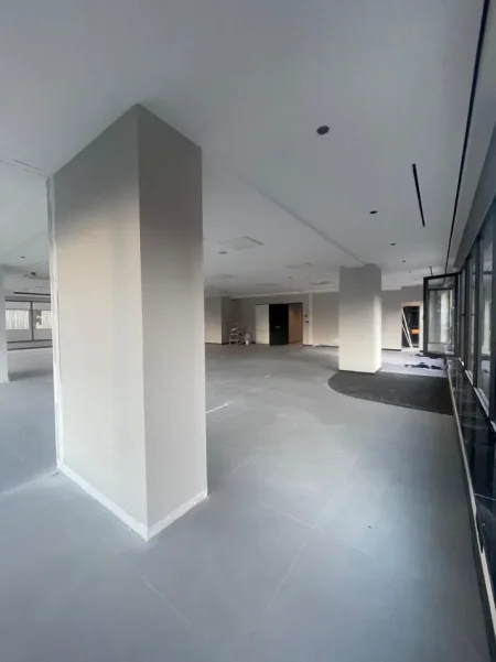Tirane, jepet me qera ambjent biznesi Kati 1, 332 m² 5.312 € (Kompleksi Delijorgji)