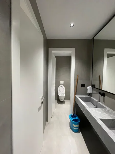Tirane, jepet me qera ambjent biznesi Kati 1, 332 m² 5.312 € (Kompleksi Delijorgji)