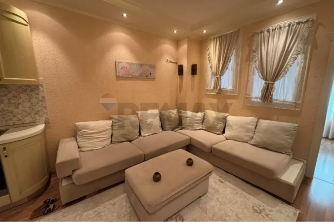 QENDER, APARTAMENT 1+1, PER QIRA - 55.000 Lek