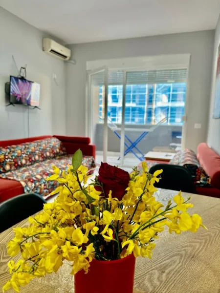 Tirane, jepet me qera apartament 1+1 Kati 3, 50 m² 800 € (Kompleksi Kika 2)