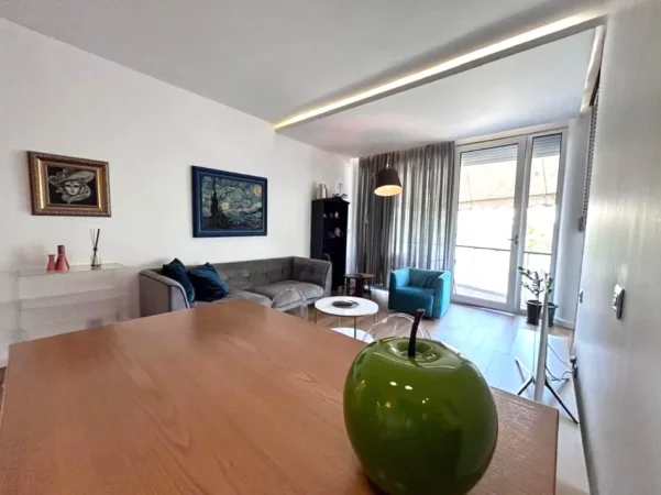 Tirane, jepet me qera apartament 2+1+Ballkon Kati 1, 115 m² 1.000 € 