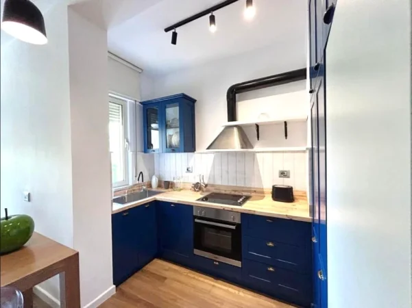 Tirane, jepet me qera apartament 2+1+Ballkon Kati 1, 115 m² 1.000 € 