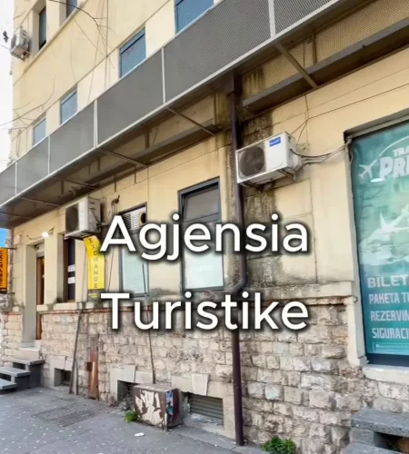 Tirane, shitet dyqan Kati 0, 60 m² 650.000 € (Bulevardi Zogu i Pare)