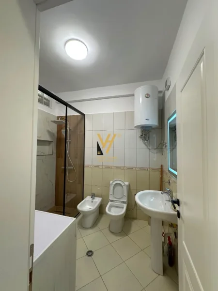 Tirane, jepet me qera apartament 2+1+Ballkon Kati 5, 79 m² 920 € (KOPSHTI ZOOLOGJIK)