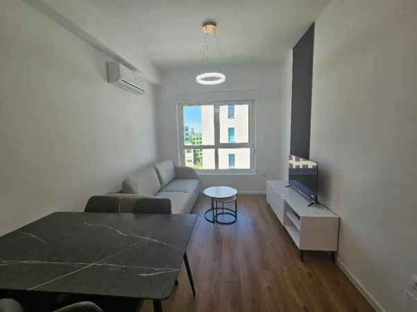 Tirane, jepet me qera apartament 2+1+Ballkon Kati 4, 500 € (Kompleksi Kadiu)