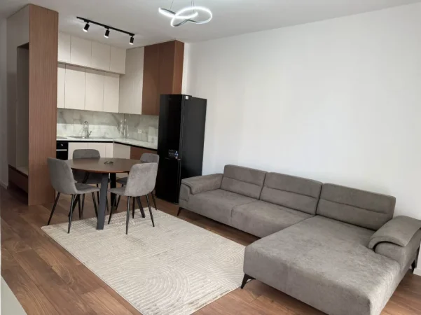 Tirane, jepet me qera apartament 1+1 , (PASKUQAN)