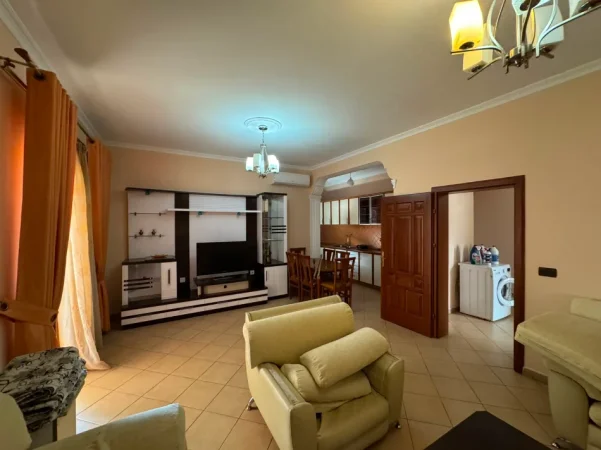Tirane, jepet me qera apartament 3+1+Ballkon Kati 2, 148 m² 500 € (ne rrugen Ram Sadria Tirane.)