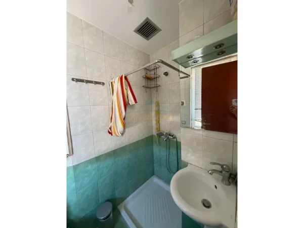 Tirane, shitet apartament 4+1 Kati 4, 220 m² 323.000 € (Rezidenca Kodra e Diellit 1)