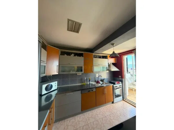 Tirane, shitet apartament 4+1 Kati 4, 220 m² 323.000 € (Rezidenca Kodra e Diellit 1)