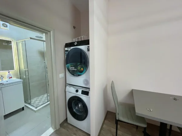 Tirane, jepet me qera apartament 1+1 Kati 3, 450 € (Rruga Dalip Topi)