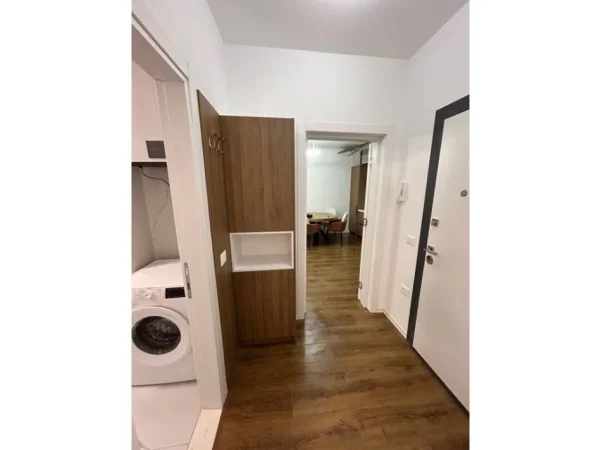 Tirane, jepet me qera apartament 1+1+Ballkon Kati 5, 70 m² 550 € (Kompleksi Ndregjoni)