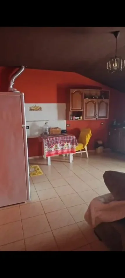 Tirane, jepet me qera apartament 2+1 Kati 3, 100 m² 360 € (Rruga Ali Visha)