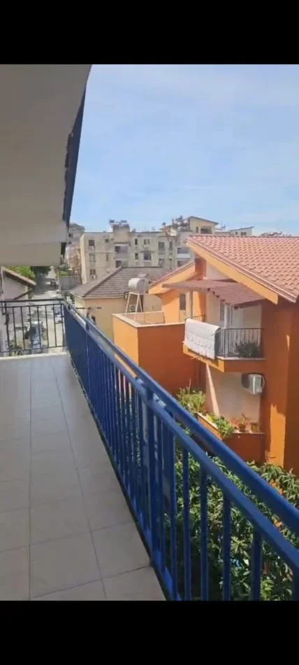 Tirane, jepet me qera apartament 2+1 Kati 3, 100 m² 360 € (Rruga Ali Visha)
