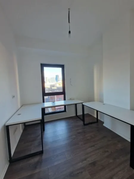 Tirane, jepet me qera zyre Kati 4, 103 m² 1.070 € (KOMPLEKSI GARDEN BUILDING)