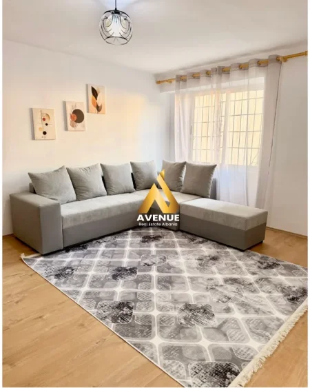 Tirane, jepet me qera apartament 1+1+Ballkon Kati 2, 55 m² 450 € (Rruga Brdhyl)