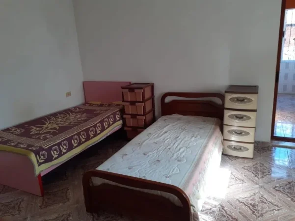Tirane, jepet me qera apartament 3+1 Kati 2, 120 m² 500 € (Rruga Bardhyl)
