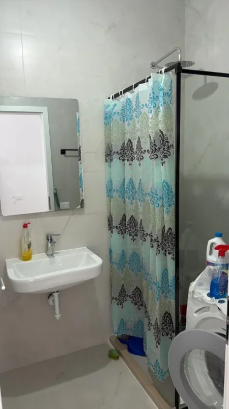 Tirane, jepet me qera apartament 2+1+Ballkon Kati 7, 92 m² 500 € (Ali Demi, Kompleksi Kadiu)