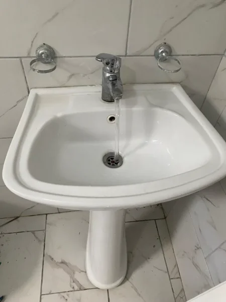 Tirane, shes aksesore Okazion! Lavaman + rubinet = 2500 leke