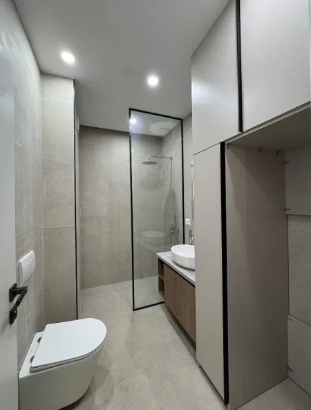 Shitet  Apartament 2+1 në 21 Dhjetori, Tiranë,    238.000 Euro