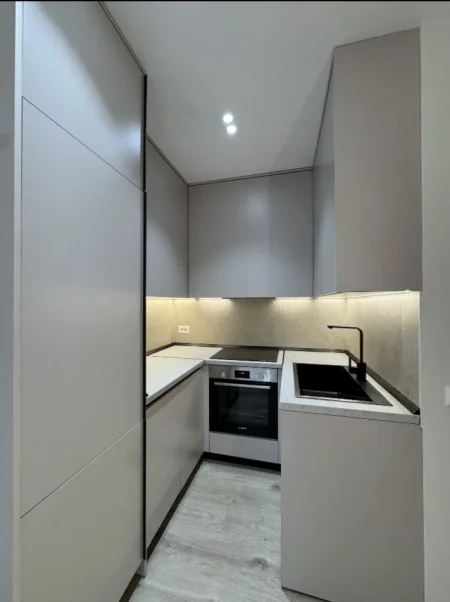 Shitet  Apartament 2+1 në 21 Dhjetori, Tiranë,    238.000 Euro