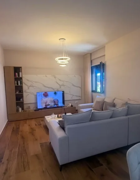 Tirane, shitet apartament 2+1 Kati 1, 111 m² 222.000 € (oasis residence)