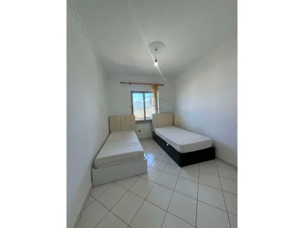 Tirane, jepet me qera apartament 2+1 Kati 8, 113 m² 450 € (UNAZA E RE)