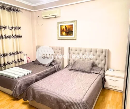 Shkoder, jepet me qera apartament 3+1 Kati 3, 207 m² 1.200 € (QENDER)