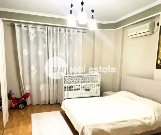 Shkoder, jepet me qera apartament 3+1 Kati 3, 207 m² 1.200 € (QENDER)