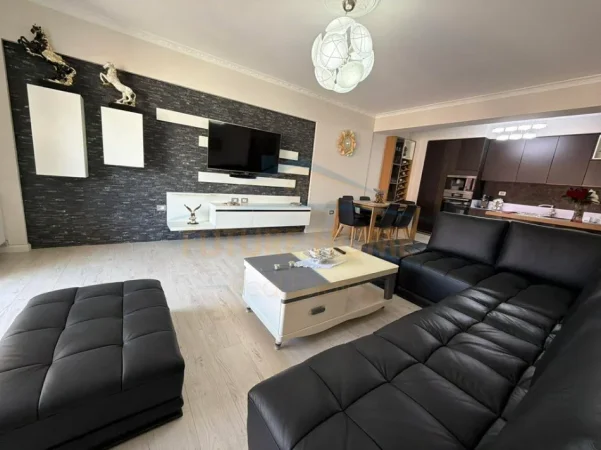 Tirane, shitet apartament 2+1 Kati 12, 127 m² 180.000 € (CASA ITALIA)