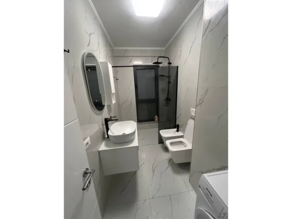 Tirane, jepet me qera apartament 1+1 Kati 5, 70 m² 550 € (JORDAN MISJA)