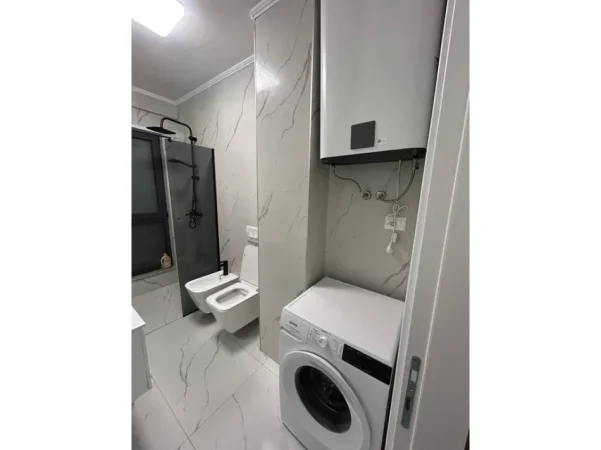 Tirane, jepet me qera apartament 1+1 Kati 5, 70 m² 550 € (JORDAN MISJA)