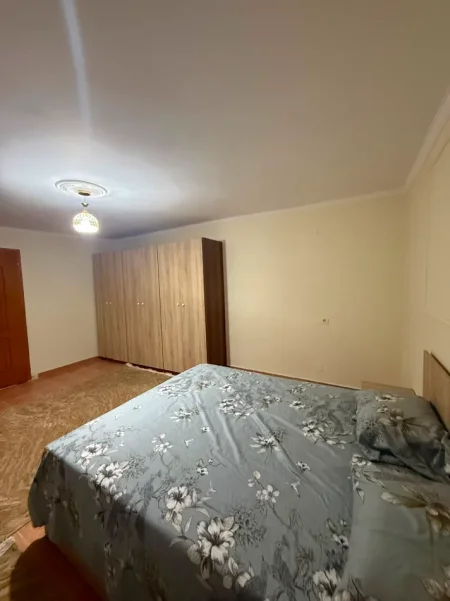 Tirane, jepet me qera apartament 1+1+Ballkon Kati 1, 50 m² 425 € (Farke)
