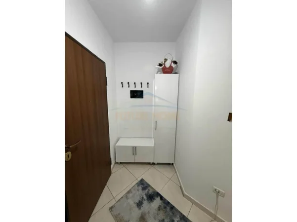 Tirane, jepet me qera apartament 2+1+Ballkon Kati 4, 100 m² 500 € (astir)