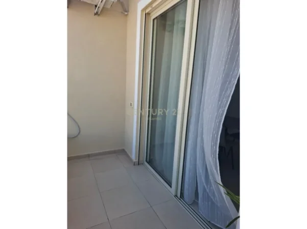 Durres, jepet me qera apartament 1+1 Kati 8, 70 m² 500 € (Plazh,Durres)