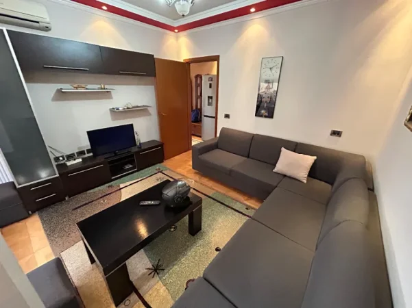Tirane, jepet me qera apartament 1+1 Kati 5, (rruga e kavajes)