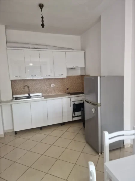 Tirane, jepet me qera apartament 1+1 Kati 7, 65 m² 400 € (ASTIR)